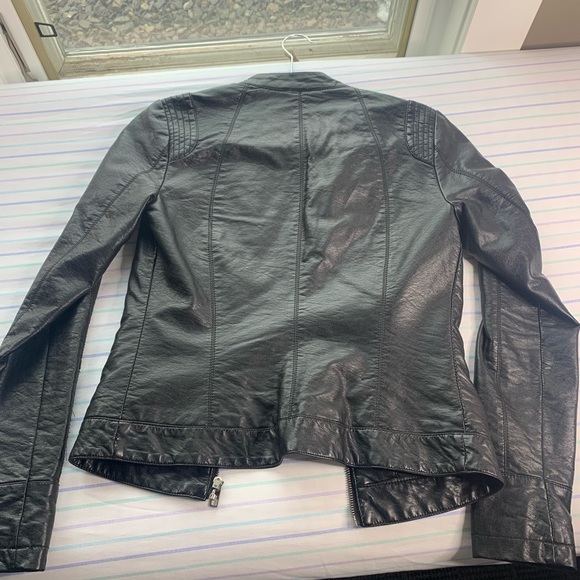 Leather jacket - Picture 3 of 3